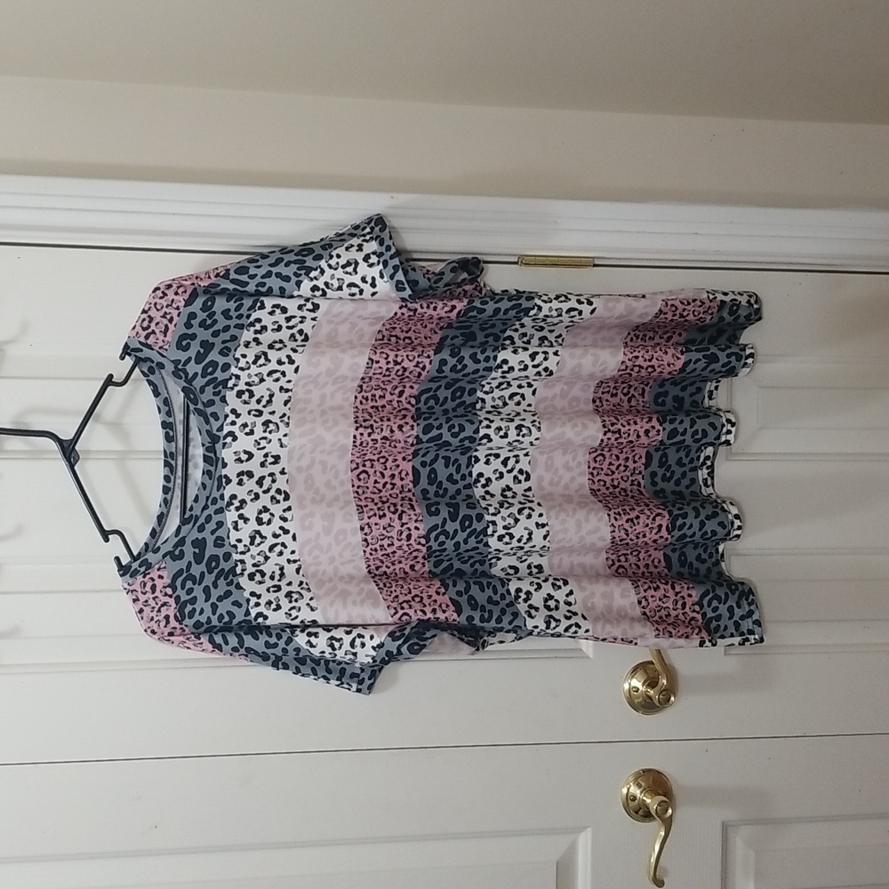3/$12 NWOT Shein t-shirt sz 5XL